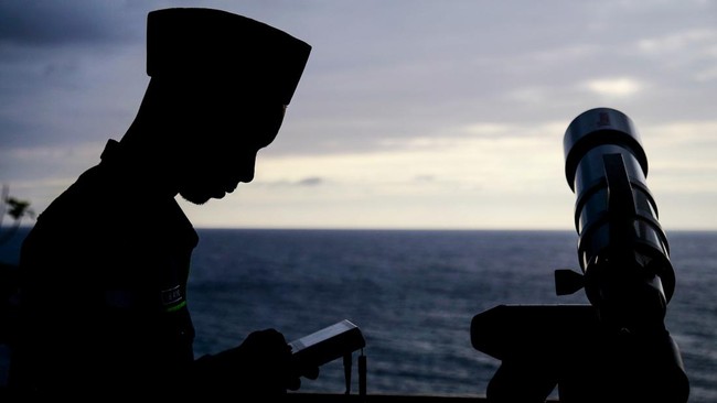 Hasil pemantauan hilal di Makassar, Badan Hisab Rukyat Sulsel bilang 1 Ramadan adalah pada Sabtu (1/3) besok. Namun keputusan tunggu sidang isbat di Jakarta.