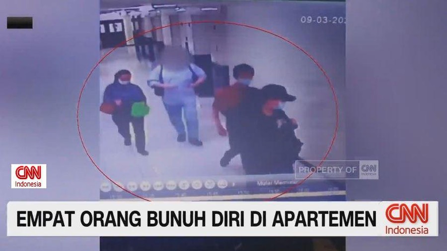 Satu Keluarga Meninggal Bunuh Diri Empat orang yang merupakan satu keluarga, diduga bunuh diri di Penjaringan, Jakarta Utara.

Polisi menduga, mereka mengakhiri hidup dengan cara melompat bersama dari lantai 22 apartemen.