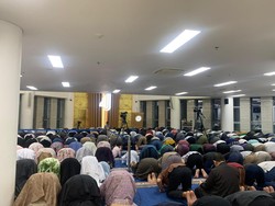 Suasana Tarawih Pertama Warga Muhammadiyah di Masjid At-Tanwir Jakpus