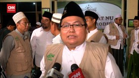 VIDEO: Perukyat di Bukit Condrodipo Gresik Tak Melihat Hilal