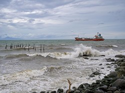 Cuaca Ekstrem Intai NTB hingga 13 Mei, Waspada Hujan Lebat-Gelombang Tinggi