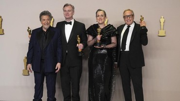 img-title Potret Senyum Kebahagiaan Para Pemenang Ajang Piala Oscar 2024