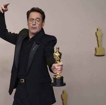 Lelucon Robert Downey Jr Usai Sabet Piala Oscar 2024