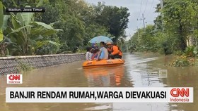 VIDEO: Banjir Rendam Rumah, Warga Dievakuasi