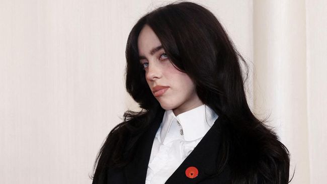 Banyak artis perempuan AS cemas hingga khawatir setelah Donald Trump menang Pilpres AS 2024, seperti Billie Eilish hingga Ariana Grande.