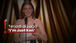 Nangis Menang Piala Oscar 2024, Emma Stone Ngadu Ritsleting Gaun Rusak