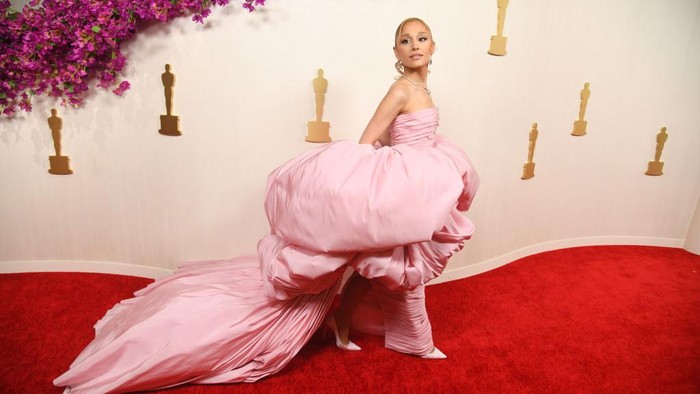 Gaya Artis di Karpet Merah Oscars 2024