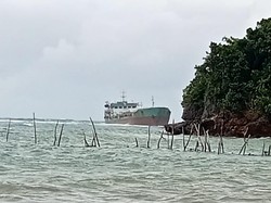 Kapal Tanker MT Seroja Kandas di Perairan Kangean Dihantam Gelombang Tinggi