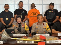 Dalih Guru Ngaji Curi 2,6 Kg Emas Hiasan Kubah Masjid Buru demi Lunasi Utang