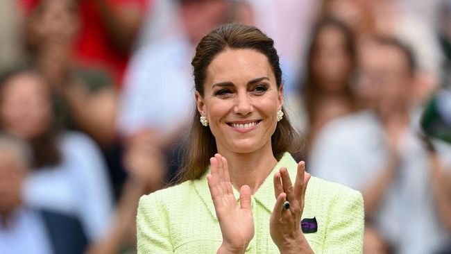 Kate Middleton Terlihat Berbelanja Usai Operasi Perut, Tampak Sehat