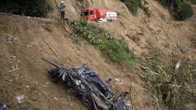 BNPB ungkap detail asal 30 korban meninggal banjir dan tanah longsor di provinsi Sumatera Barat. 