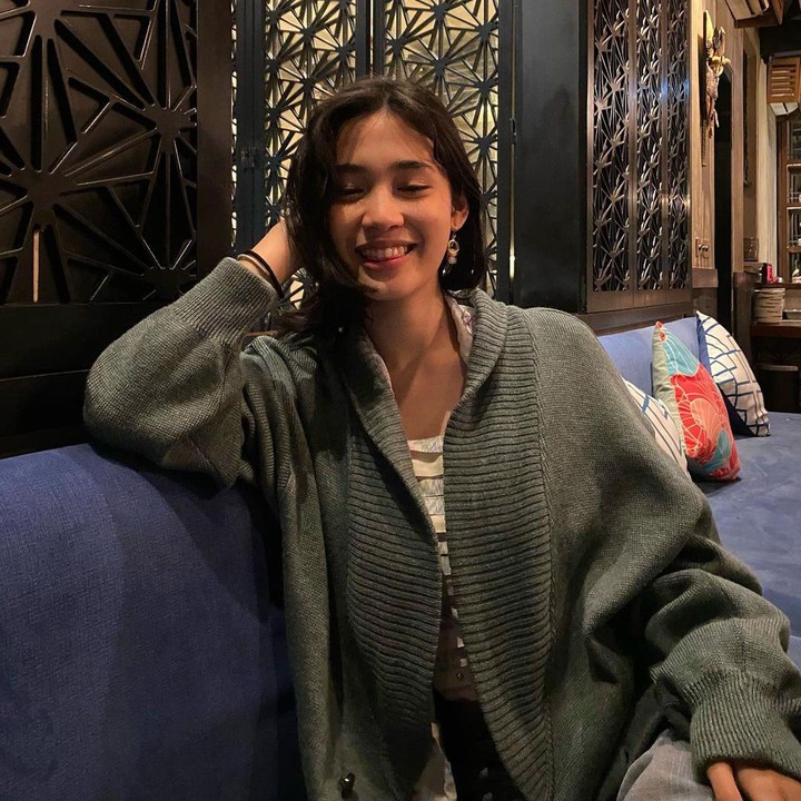 <p>Seperti remaja pada umumnya, Nurra juga aktif di media sosial. Perempuan bernama lengkap Aisha Nurra Datau ini kerap mengunggah potret <em>selfie</em> dan aktivitasnya di dunia akting melalui media sosial. (Foto: Instagram @nuradatau)</p>