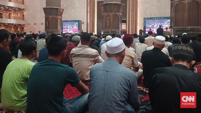 Masih banyak yang bertanya-tanya berapa sebenarnya jumlah rakaat salat Tarawih yang dianjurkan? Ini penjelasannya.
