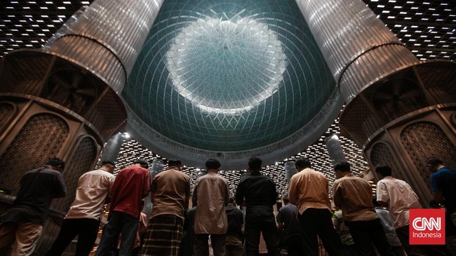 Jemaah yang akan salat Id di Masjid Istiqlal bisa menggunakan kantung parkir di Masjid Istiqlal dan Kemenag.