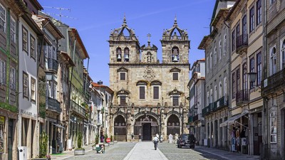 World Travel Awards (WTA) baru saja menobatkan Braga, sebuah kota di Portugal, menjadi destinasi wisata terbaru di Eropa yang layak dikunjungi.