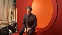 Sutradara 'The Zone of Interest' Singgung Konflik Gaza Saat Terima Piala Oscar