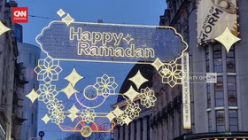 VIDEO: Kota London Dipenuhi Lampu Berornamen Islami Sambut Ramadan
