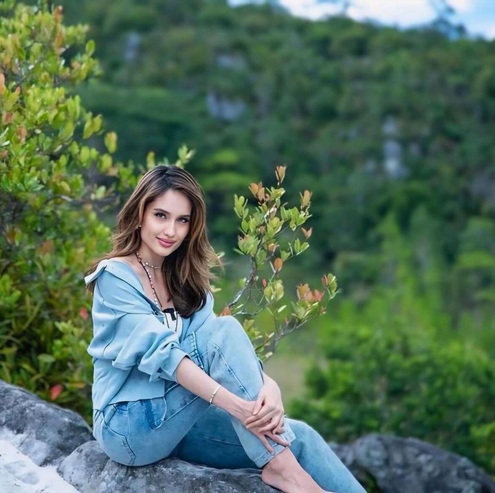 <p>Cinta Laura tak hanya dikenal sebagai sosok model, penyanyi, dan aktris ya, Bunda. Di sisi lain, perempuan berusia 30 tahun ini turut menjadi aktivis dengan jiwa sosisal yang tinggi. (Foto: Instagram @claurakiehl)<br /><br /><br /></p>