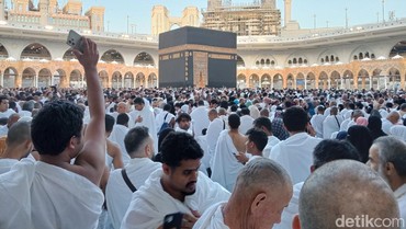 Resmi Dilegalkan, Ini Ketentuan Kemenag soal Umrah Mandiri