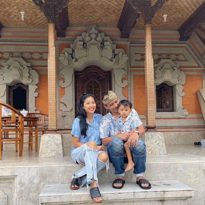 <p>Setelah memiliki anak, Olivia terlihat sering mengunggah berbagai kegiatannya bersama Si Kecil. Belum lama ini, mereka bahkan kedapatan tengah berlibur ke Bali. (Foto: Instagram: @oliviazallianty)</p>