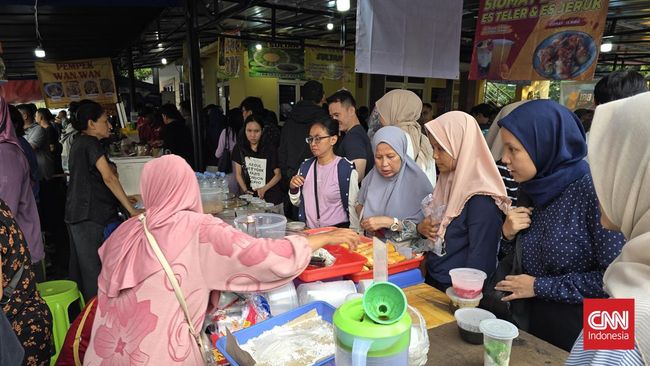 Topik 'takjil war' tengah jadi perbincangan hangat. Takjil tak cuma menarik perhatian umat Muslim, tapi juga lintas agama.
