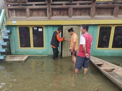 Banjir di Ogan Ilir Meluas, Kini 353 Rumah Terendam-Warga Bertahan