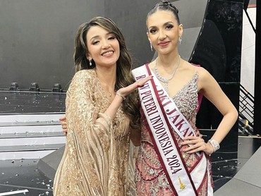 img-title Beda Pendidikan Ghina Raihanah dan Tsania Marwa, Adik-Kakak yang Berprestasi