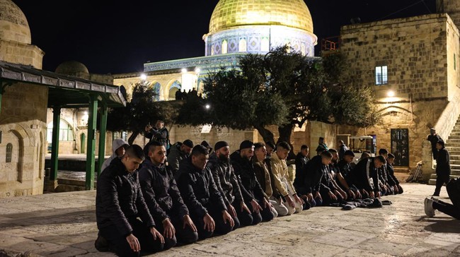 Israel disebut bakal batasi ketat akses warga ke Masjid Al Aqsa selama Ramadan 2025.