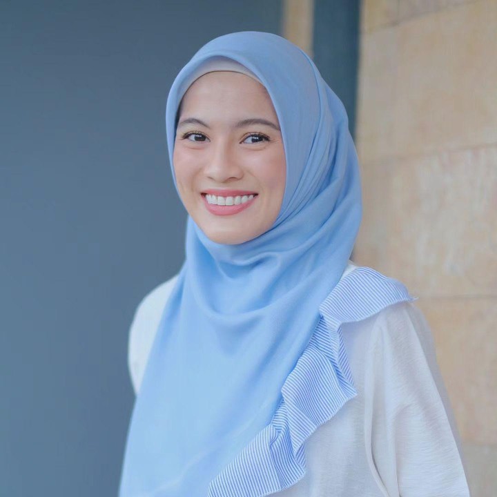 <p>Aktris Alyssa Soebandono diketahui pernah mendapatkan beasiswa LPDP setelah lulus SMA untuk melanjutkan studi ke Monash University, Australia. Selain itu, Alyssa juga sempat mengikuti program pertukaran pelajar di Sussex University di Inggris. Pada tahun 2013, Bunda tiga anak ini lalu melanjutkan studi S2 di London School of Public Relations, Jakarta. (Foto: Instagram @ichasoebandono)</p>