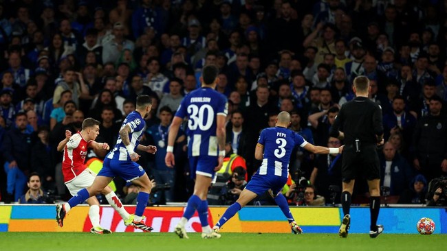 Arsenal lolos ke perempat final usai menang adu penalti 4-2 (1-1) atas Porto pada leg kedua babak 16 besar Liga Champions.