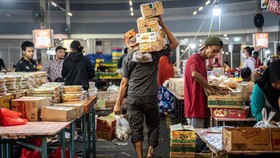 Indeks Keyakinan Konsumen Indonesia pada Februari 2024 Merosot
