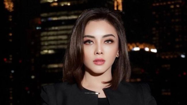 Reaksi Dhena Devanka usai Jonathan Frizzy Terseret Kasus Vape Isi Narkoba