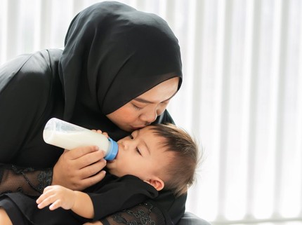 Ketahui Ciri-ciri Asam Lambung Ibu Menyusui Naik saat Puasa