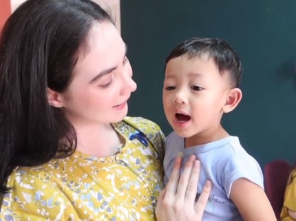 7 Potret Kalendra, Anak Ketiga Arumi Bachsin yang Dipuji Pintar dan Tampan