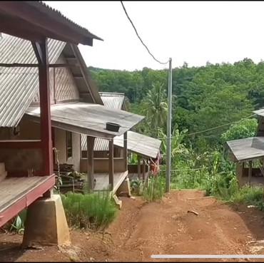 6 Penampakan Kampung Mualaf & Duafa Suku Baduy, Rumah Kayu Tak Ada WC
