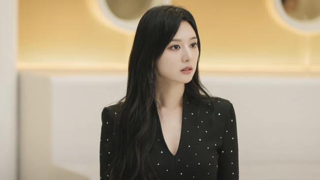 Kim Ji-won mengaku diet ketat hingga tak makan Chinese food setahun demi peran Hong Hae-in di Queen of Tears.