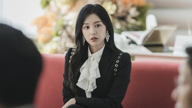 Adu Gaya Mewah Kim Ji-won di Queen of Tears dan The Heirs