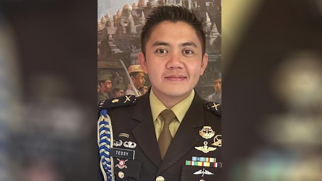 Seskab Mayor Teddy Indra Wijaya mendapat kenaikan pangkat menjadi Letnan Kolonel (Letkol). TNI AD telah membenarkan kenaikan pangkat ini.