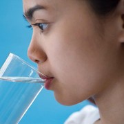 Benarkah Minum Oralit Bisa Mencegah Haus saat Berpuasa? Ini Kata Dokter