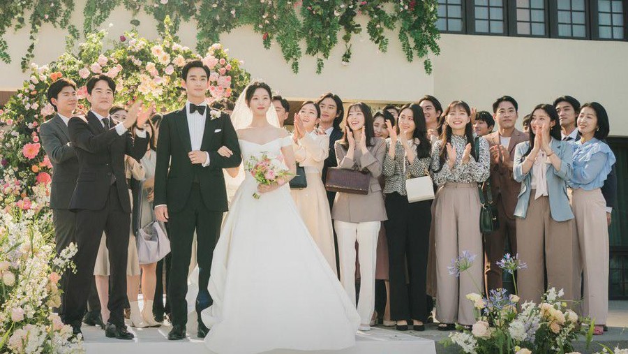 Momen Kim Soo Hyun dan Kim Ji Won menikah di drama Korea Queen of Tears