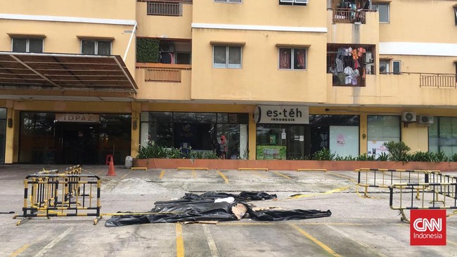 Peristiwa orang melompat dari Apartemen Teluk Intan, Penjaringan, Jakarta Utara, bukan kali pertama.