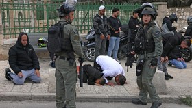 Israel Sebar Ribuan Polisi Jelang Salat Jumat Awal Ramadan di Al Aqsa