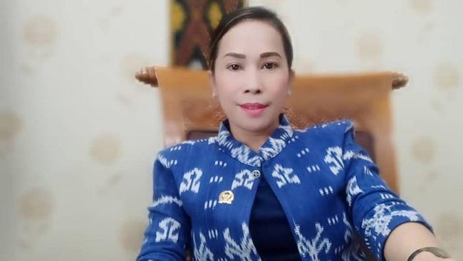 Mundurnya Ratu Wulla--satu dari dua perempuan petahana DPR Dapil NTT II--membuat kaget publik, karena suaranya di Pemilu 2024 adalah ketiga terbanyak.