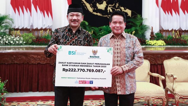 BSI menyalurkan zakat perusahaan senilai Rp222,7 miliar melalui Baznas demi memperkuat ekonomi umat.