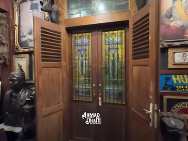 img-title Ahmad Dhani Bawa Lukisan-Perabotan hingga Rumah Kosong, Ini 7 Potret Kediamannya yang Antik