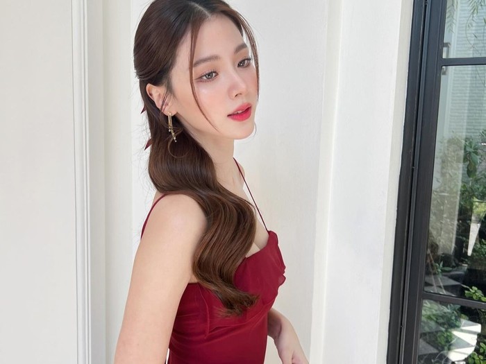 Sebelum terjun ke dunia akting, Baifern merupakan atlet senam ritmik. Ia telah menekuni bidang tersebut sejak duduk di bangku SD, dan telah memenangkan berbagai perlombaan./ foto: instagram.com/baifernbah