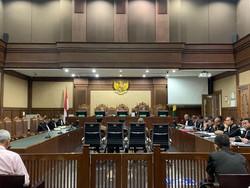 SYL Minta Dibebaskan di Kasus Peras Anak Buah dan Gratifikasi Rp 44,5 M