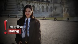 img-title Salfoknya Unggahan Terbaru Son Ye Jin, Tubuh Anak Dipenuhi Gambar Lucu