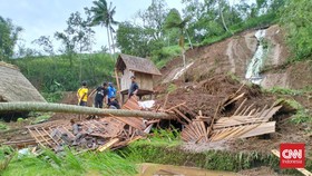 Banjir Bandang dan Longsor di Bandung Barat, 10 Orang Diduga Tertimbun