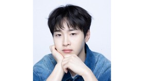 Jang Dong-yoon Gabung Agensi Kim Go-eun dan Jinyoung GOT7